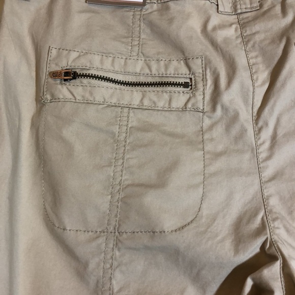 NWT Chico’s The Ultimate Fit Cool Cotton Bermuda short 13” Flatters Putty SZ 0/4 - Picture 6 of 9